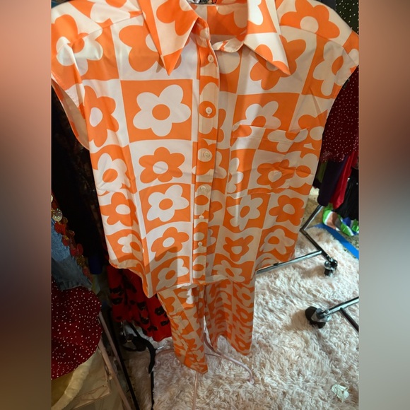 NWT Floral Orange Set. Shirt Buttons Down $ Wide Leg Pant. S, M, L, XL and XXL. - Picture 2 of 16